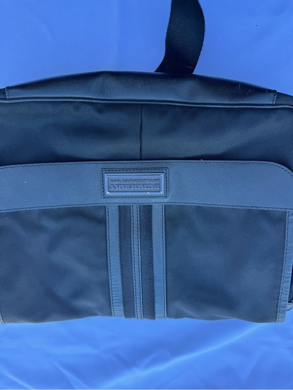 Black Burberry Men's Messenger Bag - Sleek Everyday Shoulder Bag